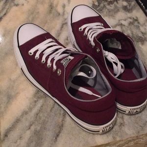 burgundy converse